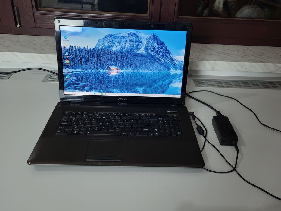 Laptop ASUS K72F + zasilacz Windows 10 Intel(R) Pentium(R)