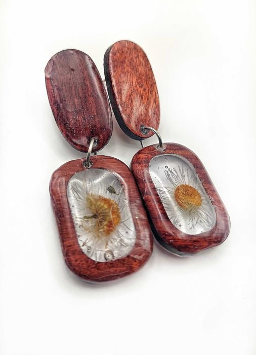 Kolczyki Drewniane z Żywicą i Maruną Bezwonną