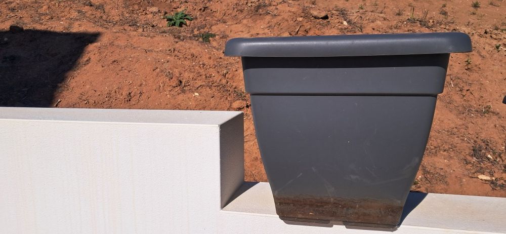 Caixas de flores. Diferentes tipos . Para pendurar ou pôr no chão.