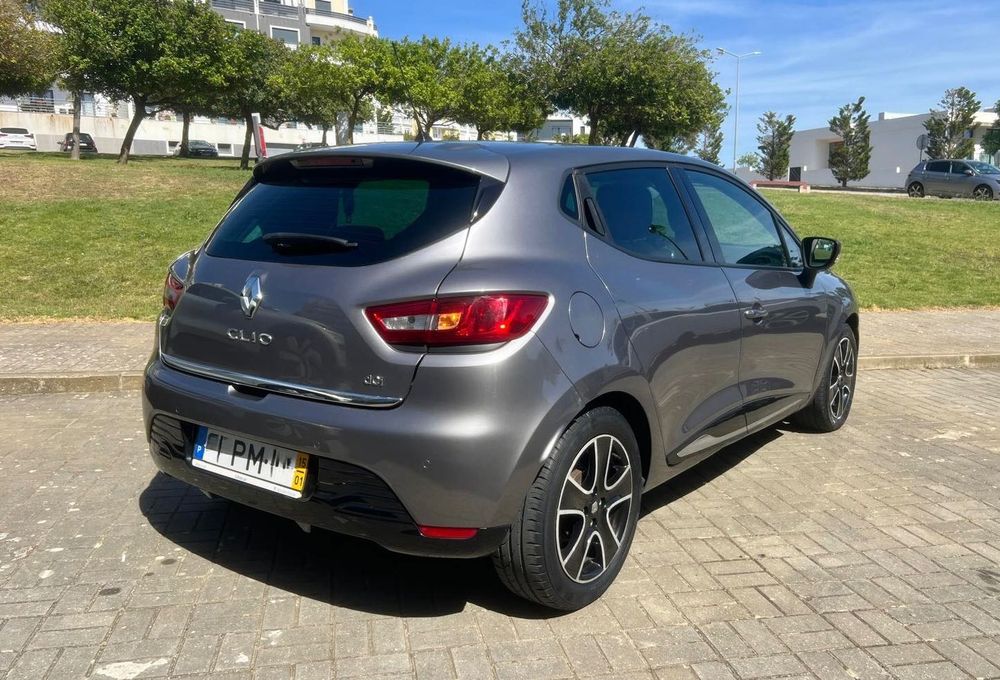 Renault Clio — fotografia 5