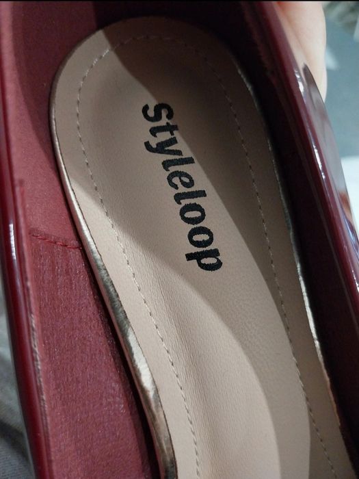 Scarpin vermelho borgonha