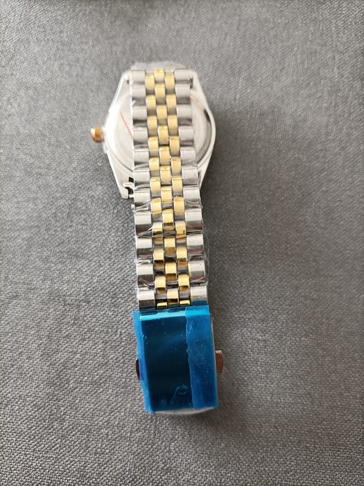 Relógio preto senhora