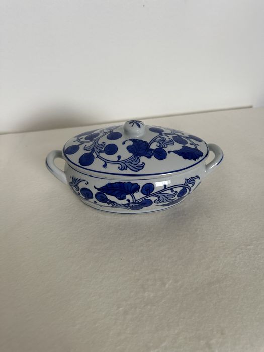 Caixa ceramica azul e branca