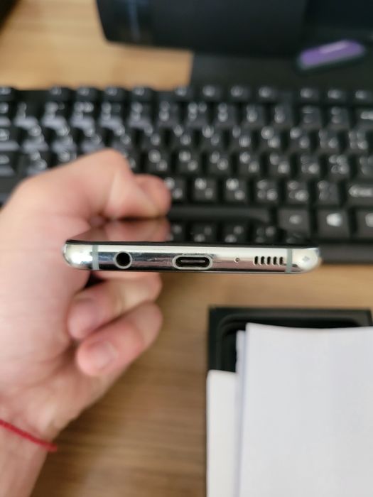 Samsung Galaxy S10e під відновлення чи на запчастини