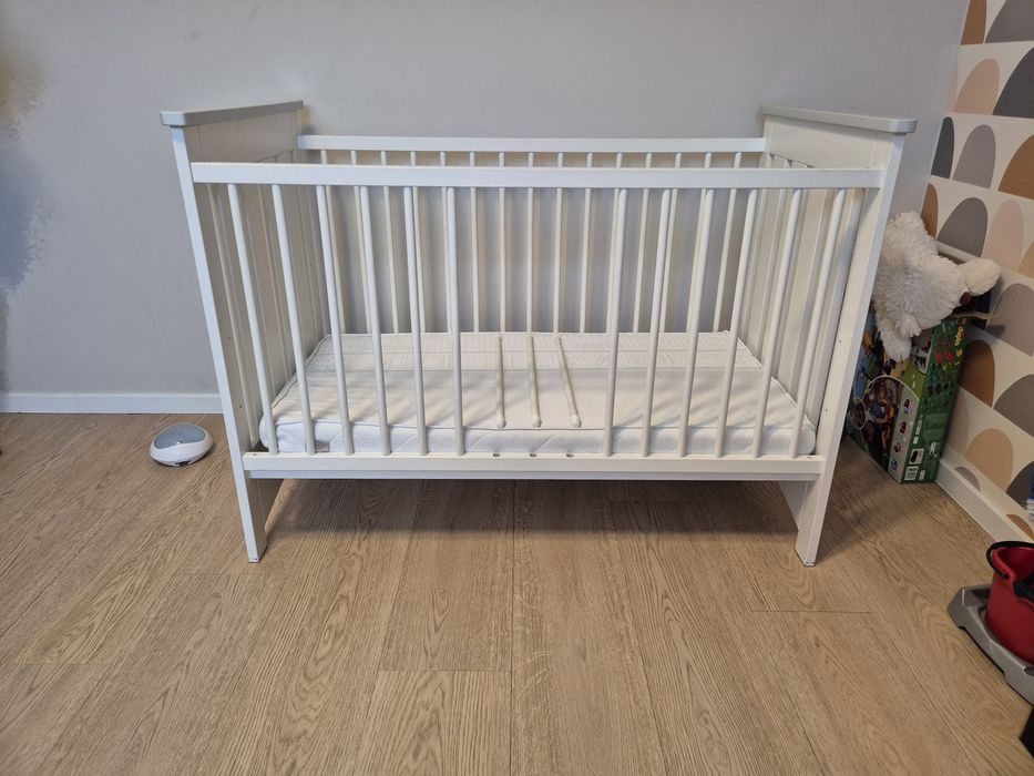 Drewniane łóżeczko dla niemowląt 120x60cm Lorenzo III biało-szare