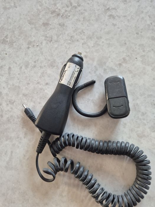 Ładowarka samochodowa Nokia + zestaw słuchawkowy Nokia