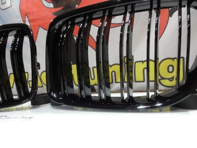 Grelha frontal em preto piano brilhante para BMW X1 E84 2009-2015 M4 look / dupla lâmina em plástico ABS