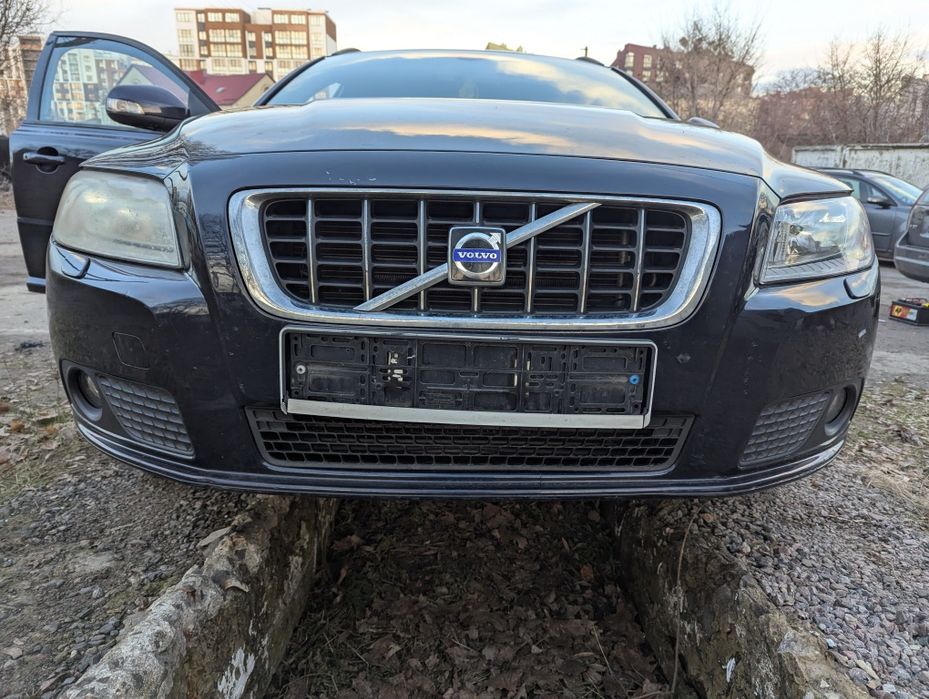 Передок Volvo V70 lll бампер комплект