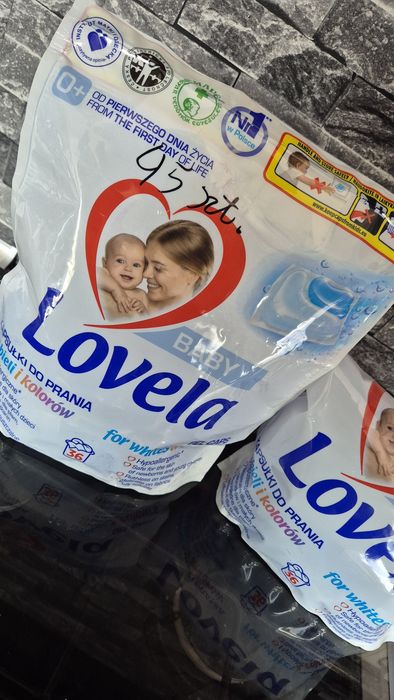 Kapsułki do prania lovela kolor i biel 81 szt