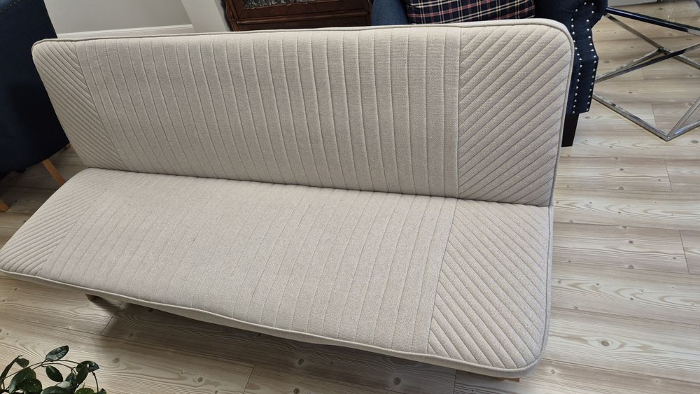 Rozkładana sofa dwuosobowa bez podłokietników