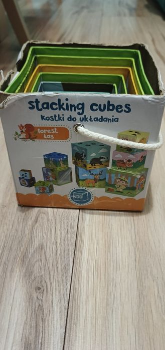 Kostka do układania piramidka