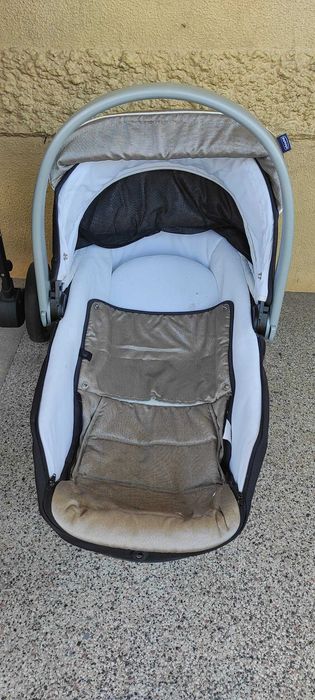 Carrinho de bebé Chicco + alcofa + ovo + saco