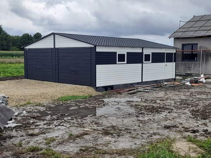 Garaż blaszany dwustanowiskowy 7x7 m - Dach dwuspadowy, Brama uchylna,