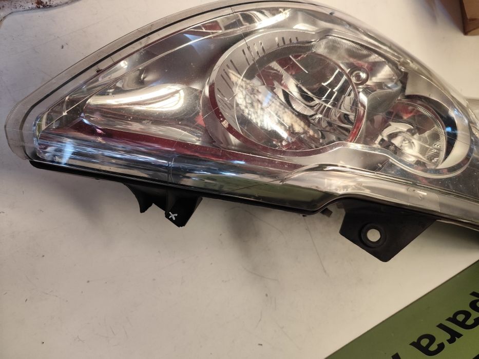 Renault Master III - Farol Direito - Ff936