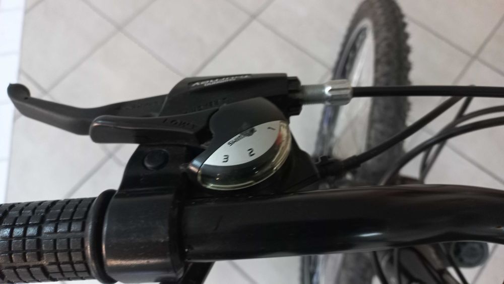 Bicicleta BTT TEAM com Suspensão Total e travões de disco – Excelente Oportunidade!
