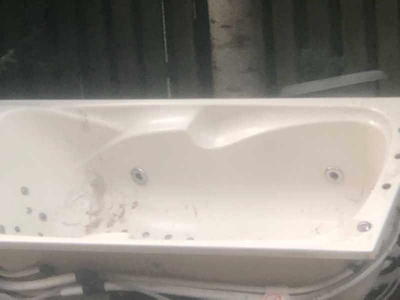 Wanna 160x80 jacuzi z hydromasażem Uszkodzona. Do Naprawy