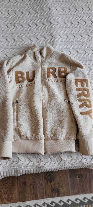 Куртка BURBERY.Хлопчача.Розмір S.