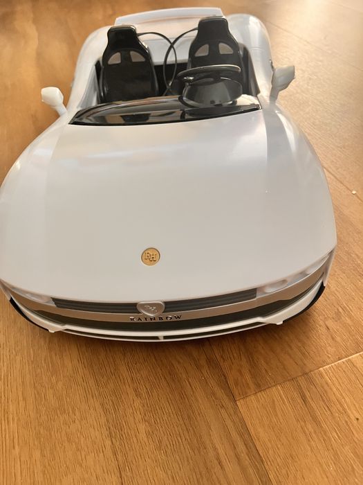 Samochod rainbow high