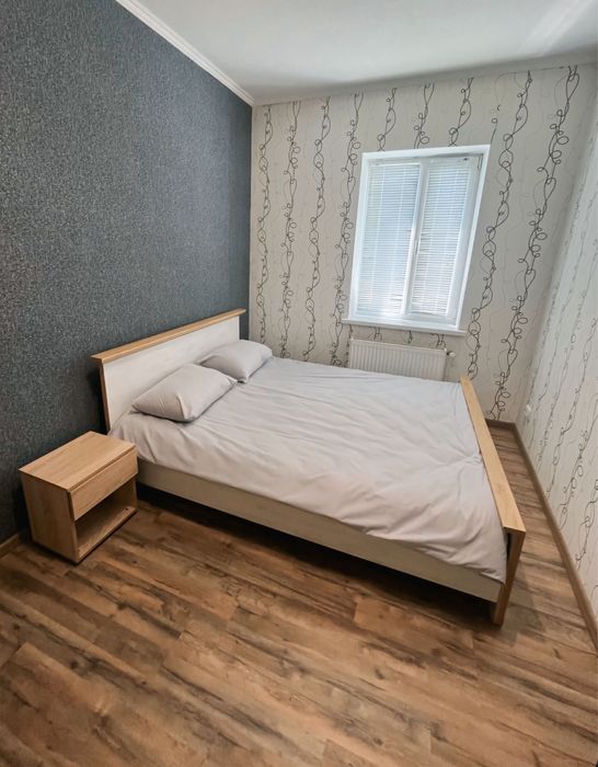 Сдам будинок, подобово з кондиціонером.