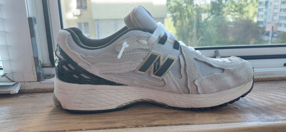 Продам new balance 1906d,42 розмір