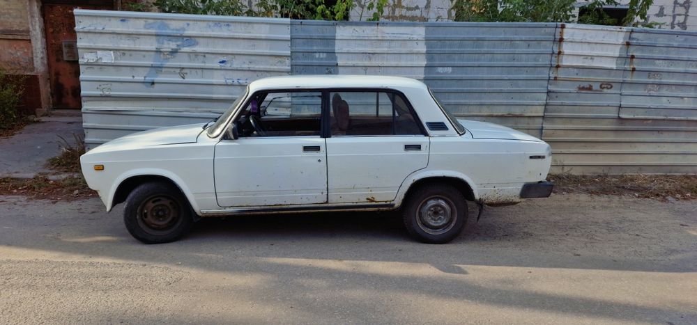 Продам ваз 2105 1982року