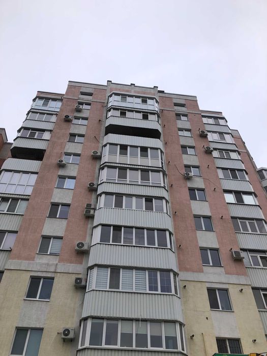 Продам квартиру в новому будинку з автономкою на Огнівці.