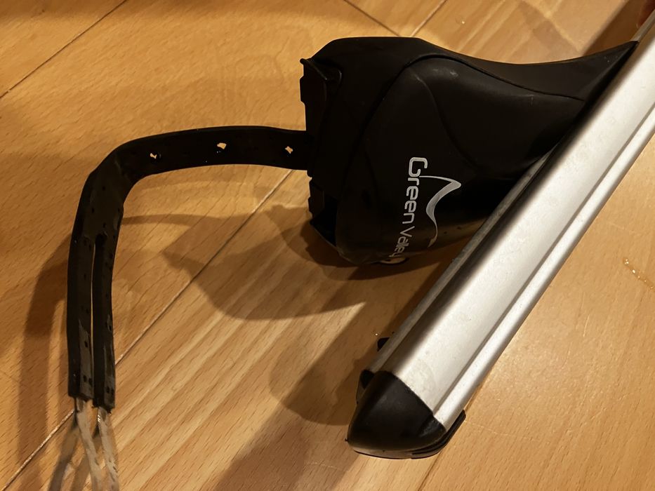 Bagażnik dachowy bazowy Green Valley Aurilis belki i stopki Duster