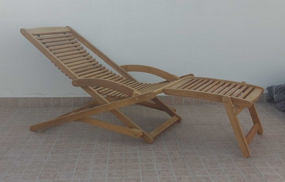 Natural Wooden Sunbed (foldable)