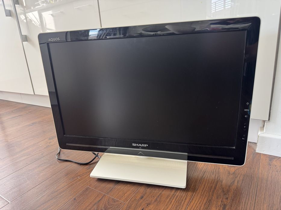 Telewizor Sharp Aquos 22 cale