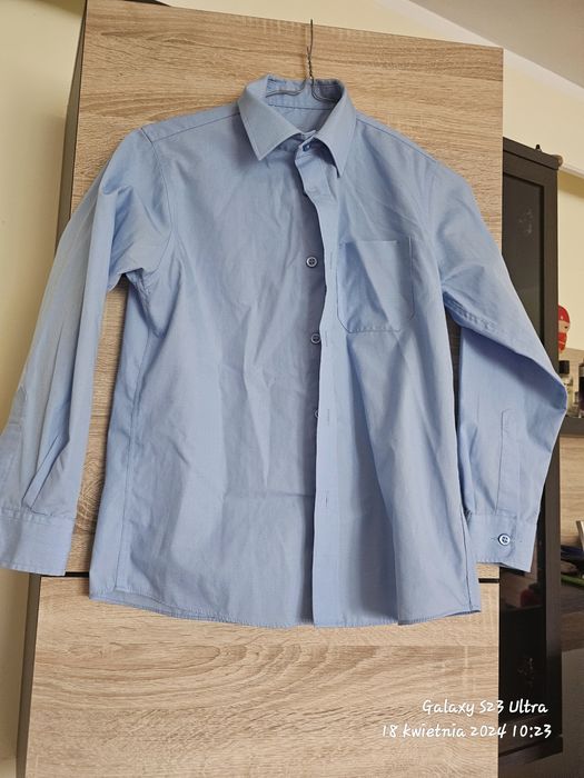 Niebieska koszula dla chłopca