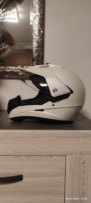 Capacete Airoh branco rigorosamente novo