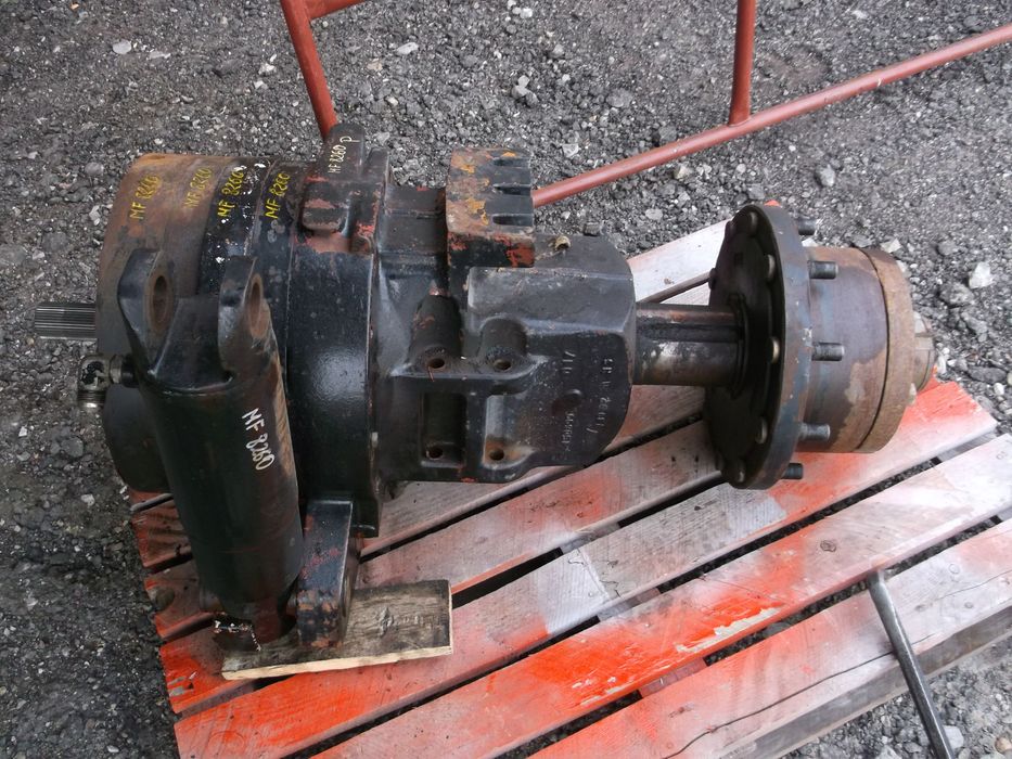 Massey Ferguson 8220,8240,8260 -zwolnica,półoś,hamulce,wom,tarcza-