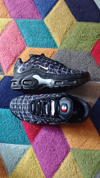 Nike Air Max Plus TN (Tamanho 39) – Modelo Apertado / Ver Medidas na Foto – Padrão Grid