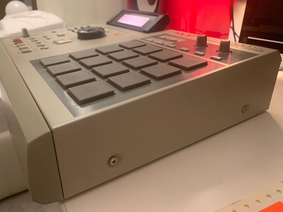 Akai mpc 2000 xl original com ram maxima e leitor cf perfeito estado