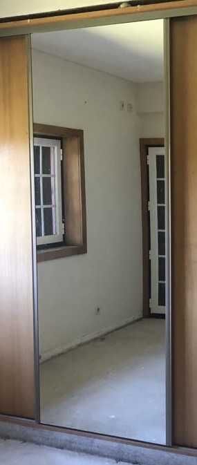 Portas com espelho - roupeiro