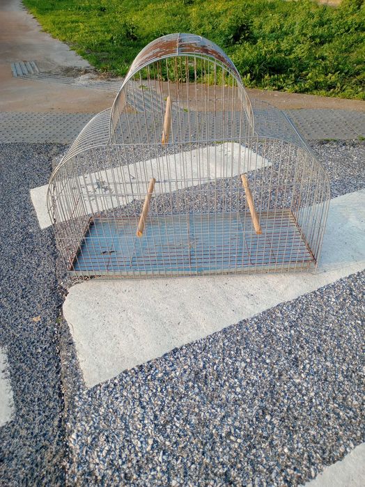 Gaiola grande toda em ferro