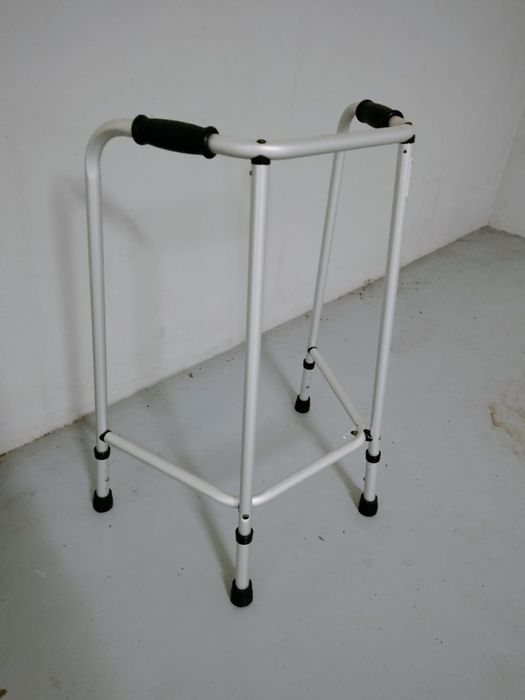 Andarilho Fixo e Prancha de Banho Sénior