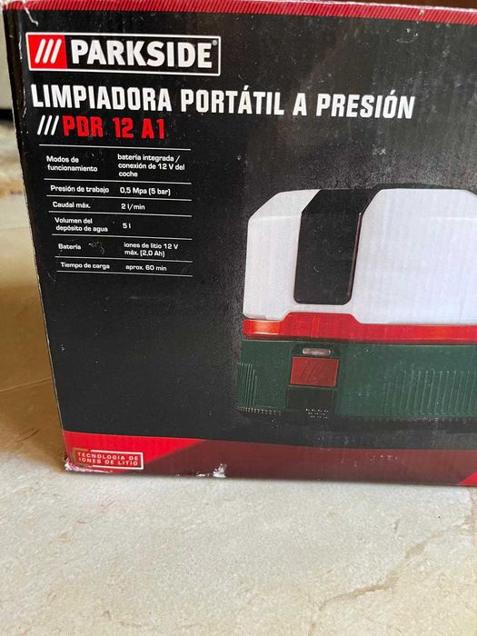 Vendo máquina de pressão portátil ideal para pequenas limpezas
