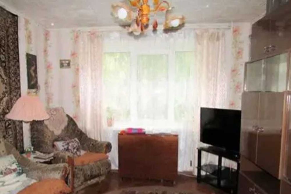 Поселю в дом 2 комнаты, участок.