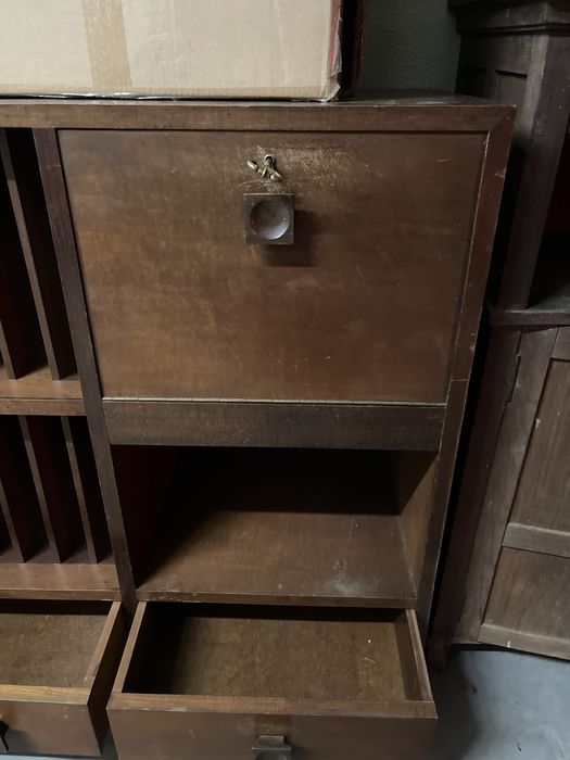 Mobel antigo de arquivo