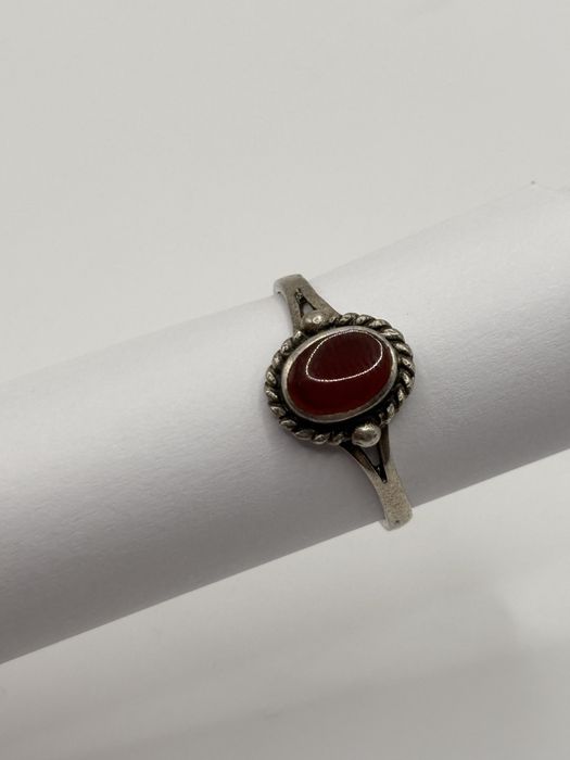 Pierscionek z karneolem 1798