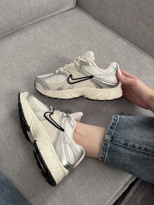 Nike V5 RNR White Beige Silver Black