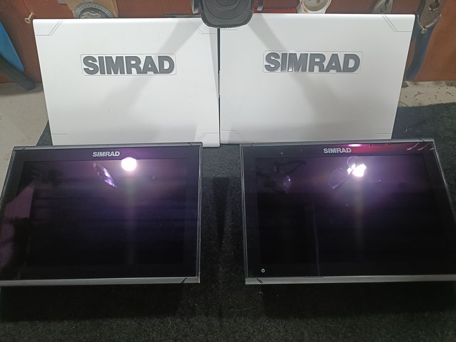 Simrad GO12 XSE .