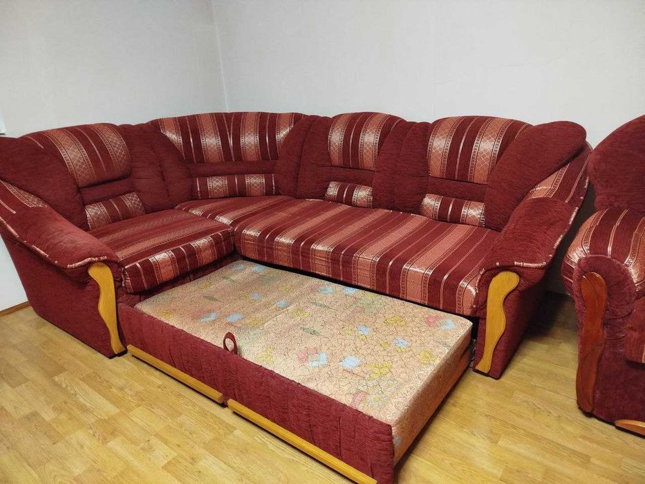 мякий куток з кріслами в хорошому стані, недорого