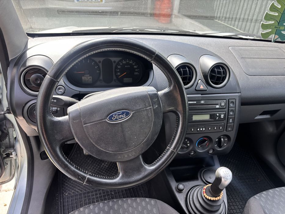 Ford Fiesta 110931km, ano 2003
