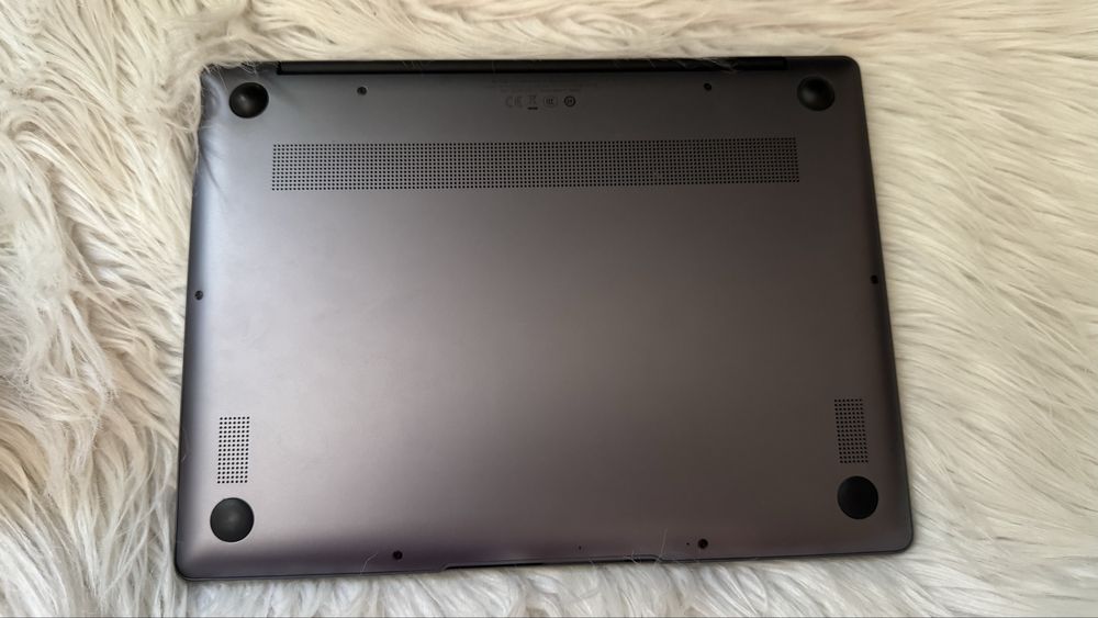LAPTOP HUAWEI MATEBOOK 13”/2k/RYZEN 5/IGŁA