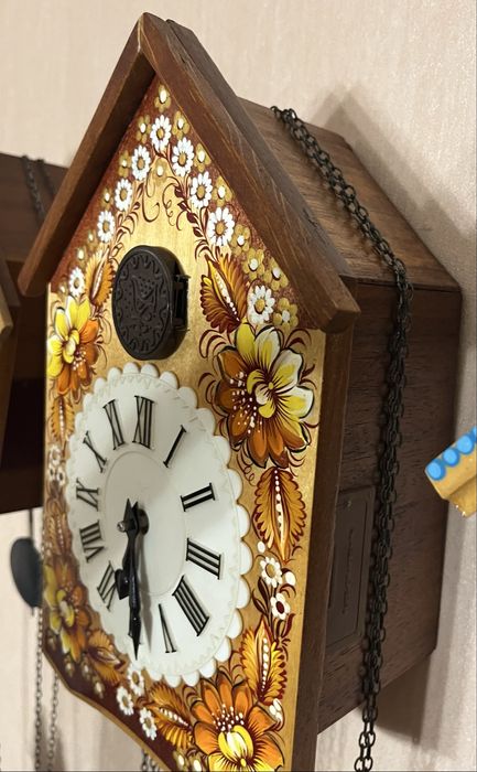 Годинник з зозулею (часы с кукушкой).