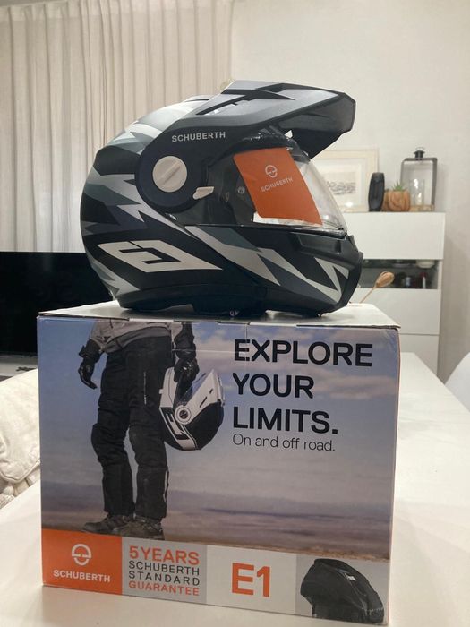 Capacete Schuberth E1 Rival NOVO - Tamanho 54-55
