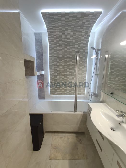 Продаж 2к квартира з дизайнерським ремонтом, пров Коломийський 17/31А