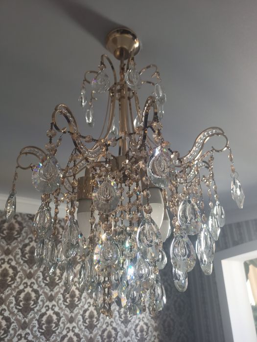 Продам    Люстру